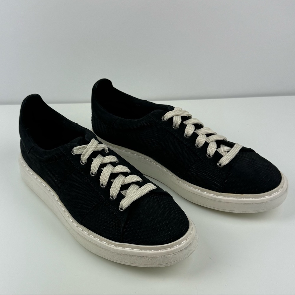 OTBT “Normcore” Women’s Sneakers size 10, Black, New in Box (No Lid)